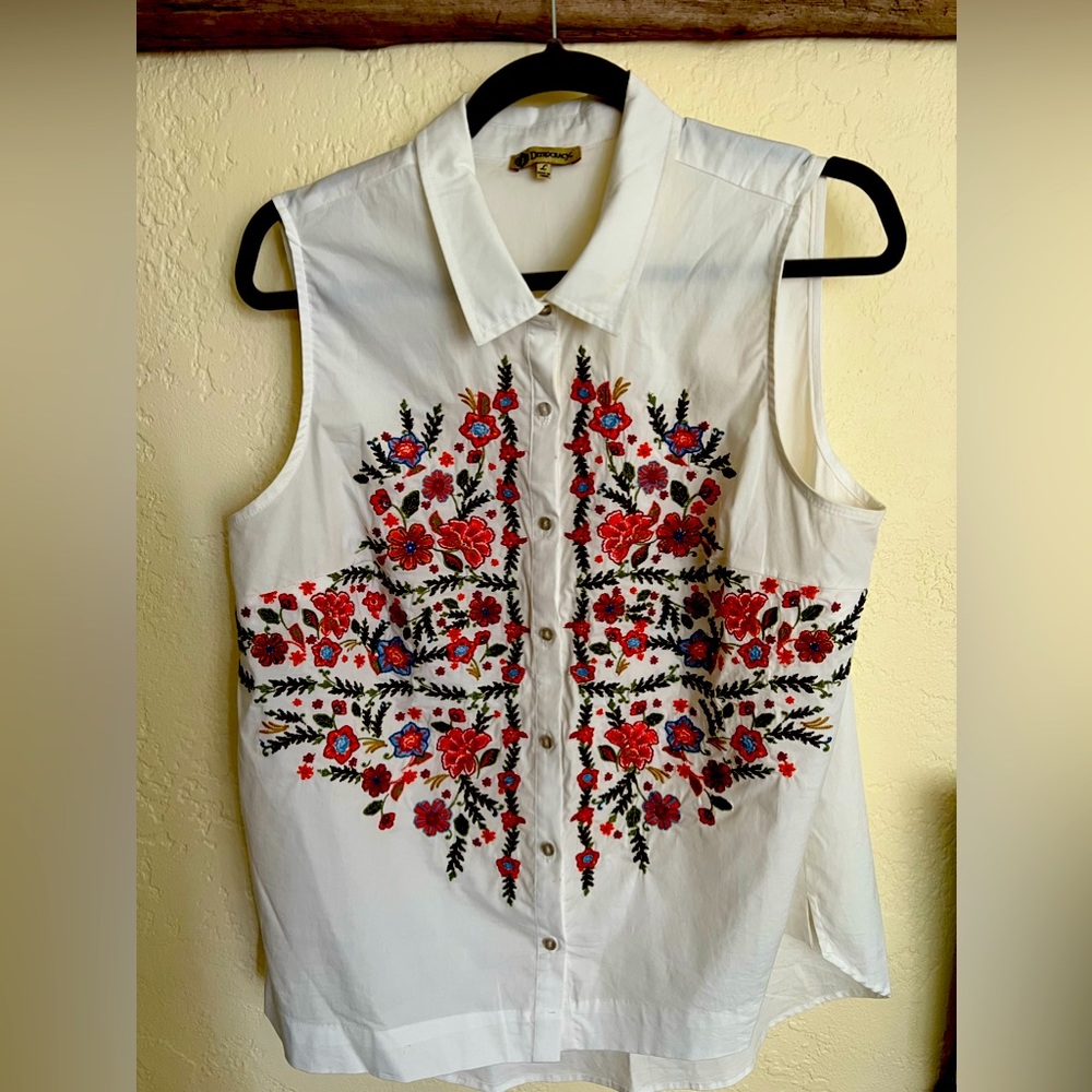 Button Up Floral Embroidered Sleeveless Top